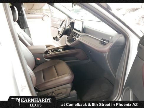 Used 2026 Ford Explorer Platinum RWD image 10