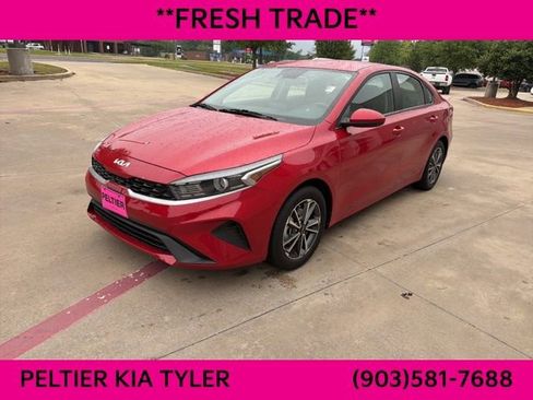 Certified 2022 Kia Forte LXS image 3