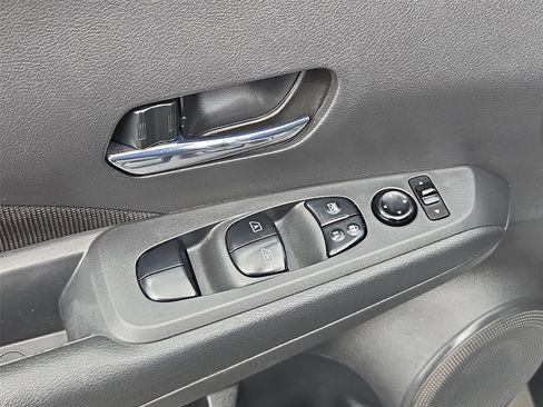 Used 2021 Nissan Kicks SV FWD image 14