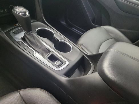 Used 2020 Chevrolet Equinox Premier image 26