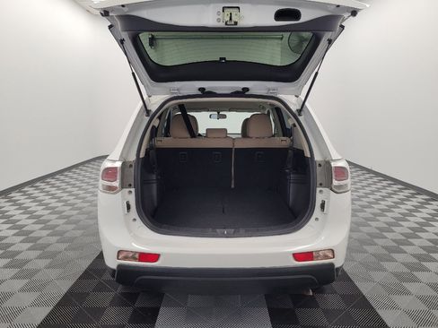 Used 2014 Mitsubishi Outlander SE FWD image 29