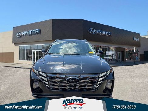 Certified 2023 Hyundai Tucson Limited w/ Winter Package AWD/4WD image 2