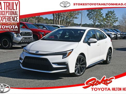 Certified 2025 Toyota Corolla SE image 1