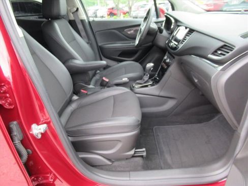 Certified 2022 Buick Encore Preferred w/ Safety Package FWD image 10
