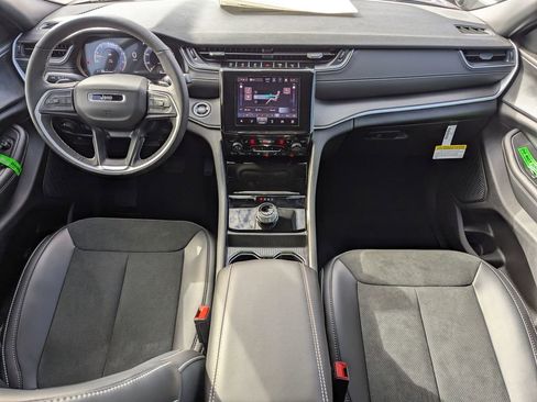 New 2025 Jeep Grand Cherokee Altitude RWD image 15