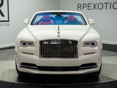 Used 2017 Rolls-Royce Dawn RWD image 19
