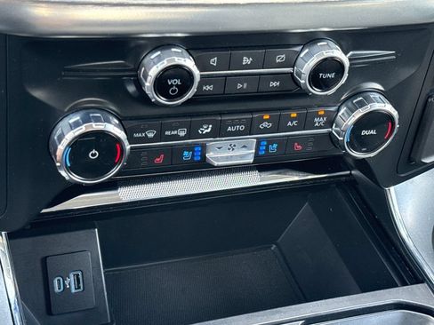 Used 2022 Ford F150 Lariat w/ FX4 Off-Road Package AWD/4WD image 22