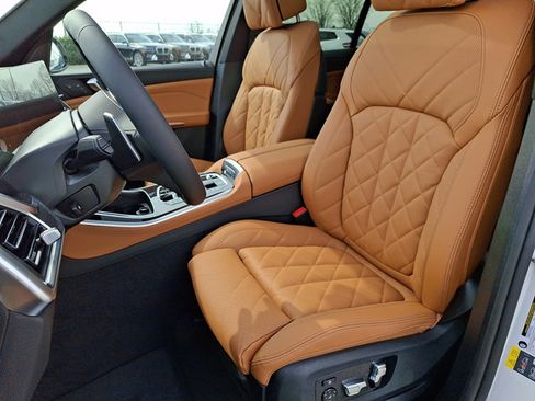 New 2026 BMW X5 xDrive50e image 9