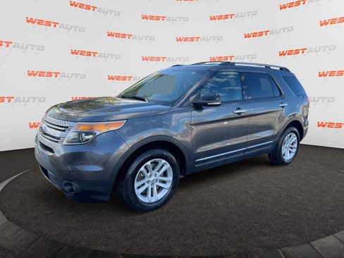 Used 2015 Ford Explorer XLT image 1