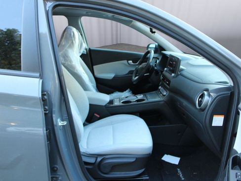 Used 2022 Hyundai Kona SEL w/ Convenience Package FWD image 15