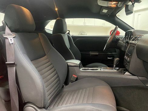 Used 2014 Dodge Challenger R/T image 14