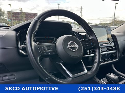 Used 2022 Nissan Pathfinder SV image 19