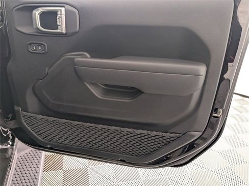 Certified 2024 Jeep Wrangler Sport S image 30