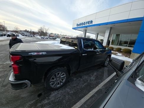 Used 2022 Chevrolet Silverado 1500 LTZ w/ Safety Package II image 8