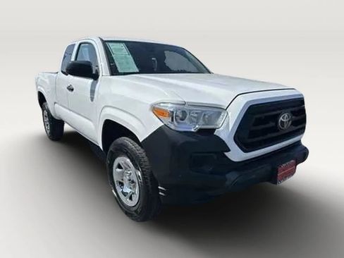 Used 2020 Toyota Tacoma SR image 2