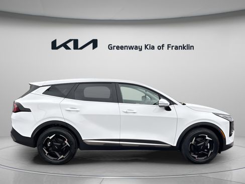 New 2026 Kia Sportage EX image 8