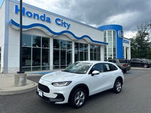 Used 2023 Honda HR-V LX image 2