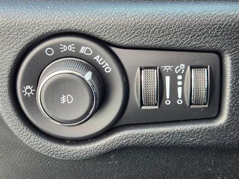 New 2026 Chrysler Pacifica Select image 15