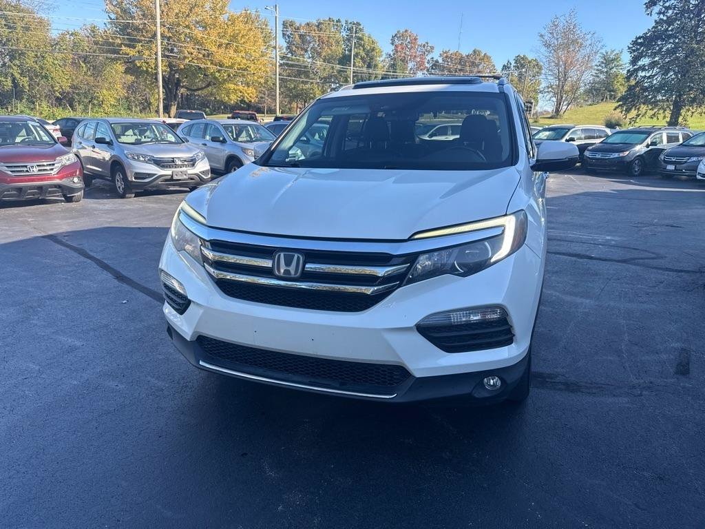 Used 2017 Honda Pilot Elite image 2