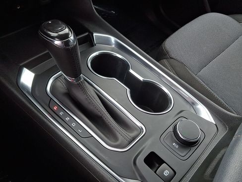 Used 2019 Chevrolet Traverse LT FWD image 18