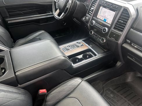 Used 2019 Ford Expedition Max Platinum image 18