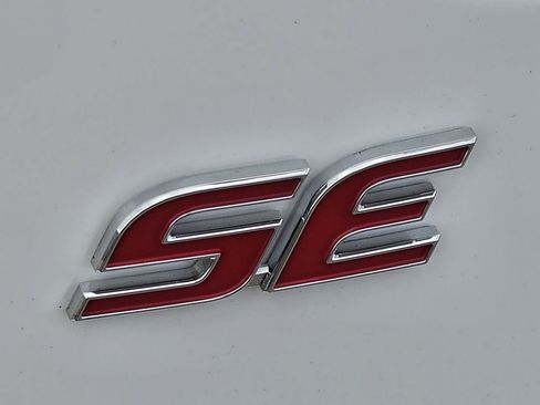 Used 2025 Toyota Corolla SE FWD image 11