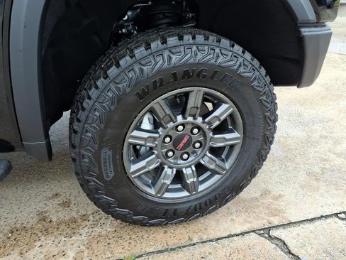New 2026 GMC Sierra 1500 AT4X AWD/4WD image 9