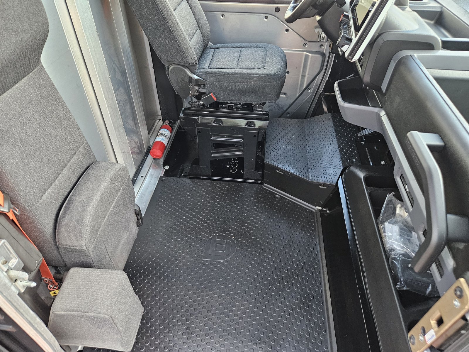 Used 2024 Chevrolet Brightdrop 400 w/ Commercial Equipment Package AWD/4WD image 15