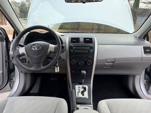 Used 2010 Toyota Corolla image 39