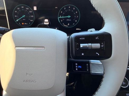 Used 2025 Hyundai Santa Fe Calligraphy image 16