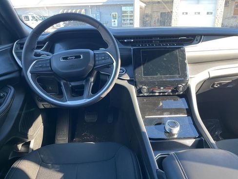 New 2025 Jeep Grand Cherokee Laredo X image 13