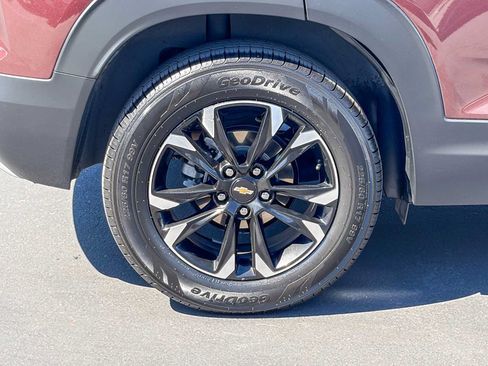 Used 2023 Chevrolet TrailBlazer LT FWD image 11