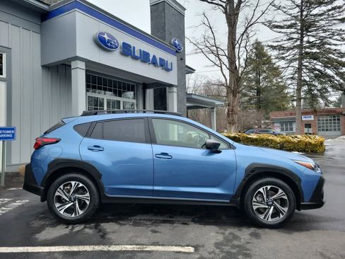 Used 2024 Subaru Crosstrek 2.0i Premium image 2