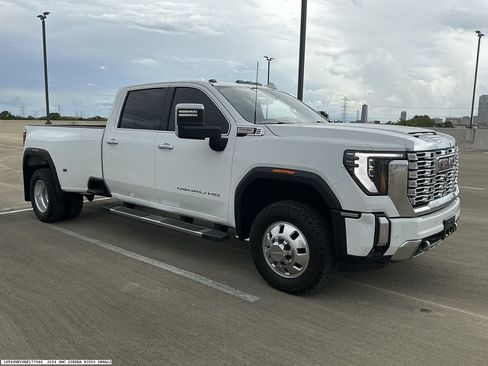 Used 2024 GMC Sierra 3500 Denali w/ Denali Reserve Package AWD/4WD image 1