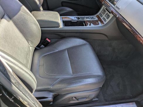 Used 2015 Jaguar XF Premium RWD image 11