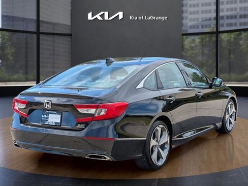 Used 2018 Honda Accord Touring image 8