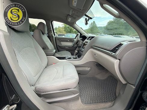 Used 2016 GMC Acadia SLE FWD image 16