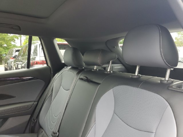 New 2026 Volkswagen Tiguan SE R-Line FWD image 9