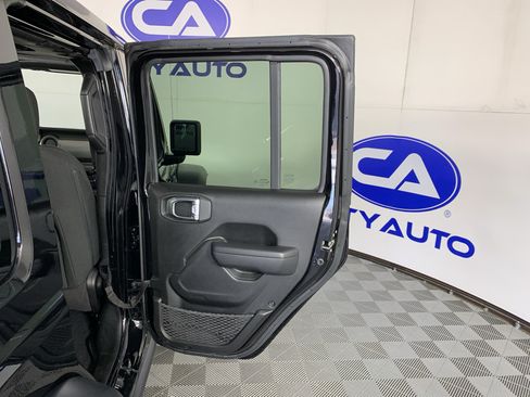 Used 2023 Jeep Wrangler Unlimited w/ Sun & Screen Package AWD/4WD image 36