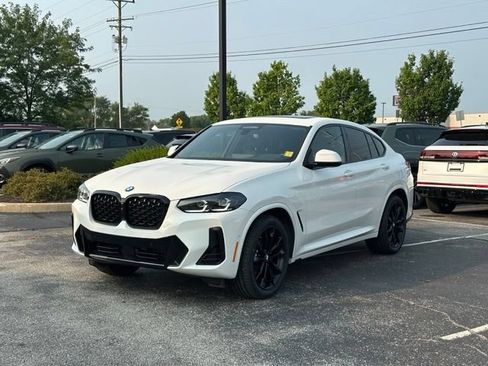 Used 2025 BMW X4 xDrive30i w/ Premium Package AWD/4WD image 3