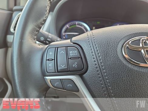 Used 2019 Toyota Highlander Limited image 14