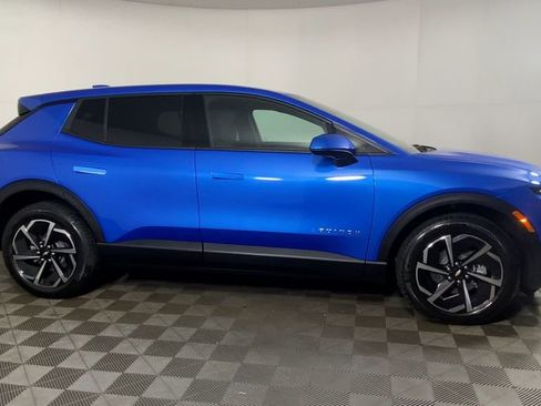 New 2026 Chevrolet Equinox EV LT image 2