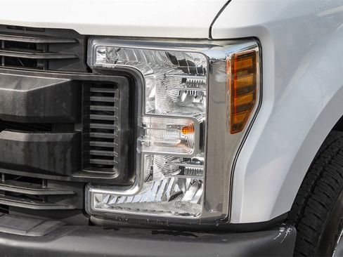 Used 2019 Ford F250 XL w/ Power Equipment Group image 4