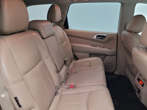 Used 2020 Nissan Pathfinder Platinum FWD image 19