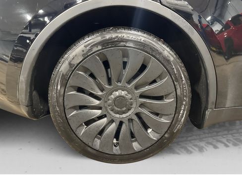 Used 2020 Tesla Model Y Long Range image 49