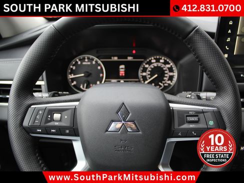 New 2026 Mitsubishi Outlander SE image 17