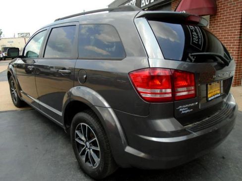 Used 2017 Dodge Journey SE w/ Flexible Seating Group image 7