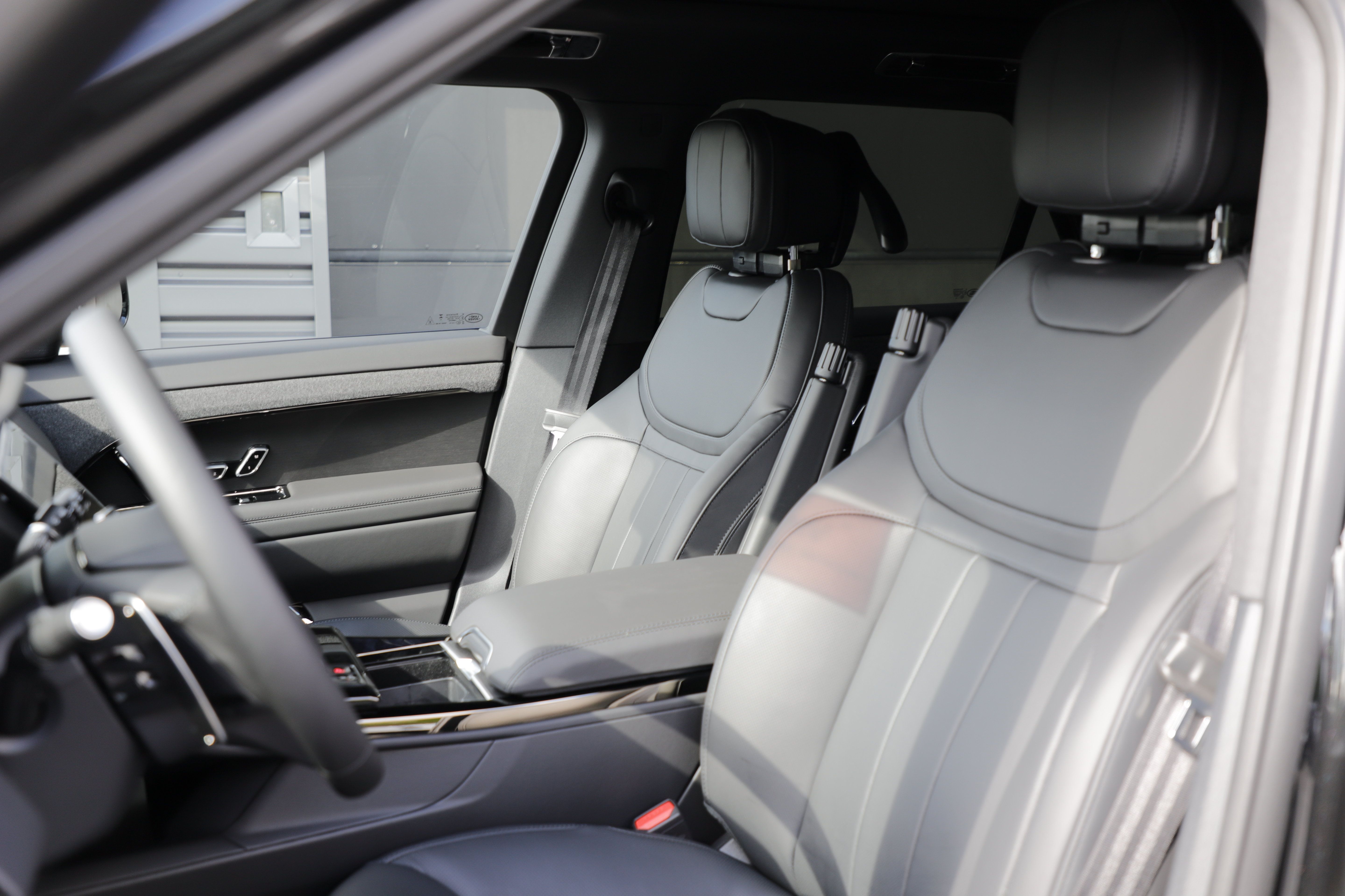 New 2026 Land Rover Range Rover Sport Dynamic SE AWD/4WD image 18