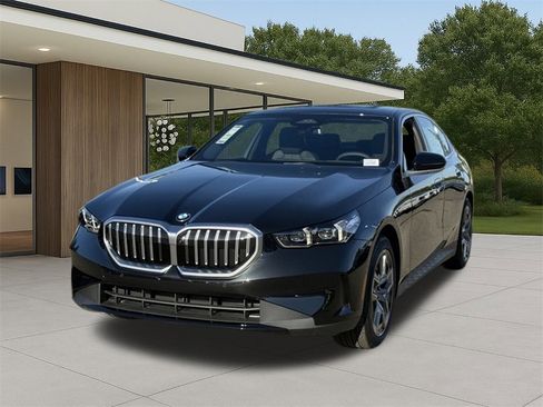 New 2026 BMW 530i w/ Premium Package image 3