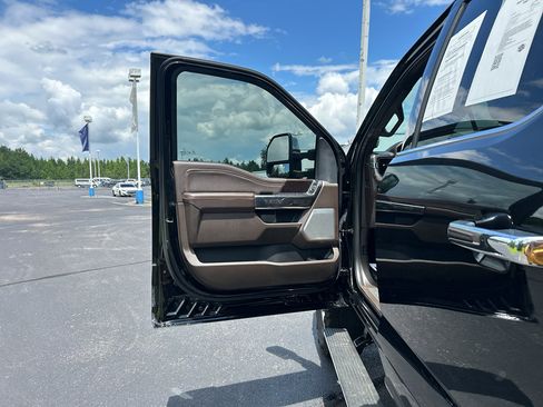 Used 2024 Ford F250 King Ranch w/ Chrome Package AWD/4WD image 18